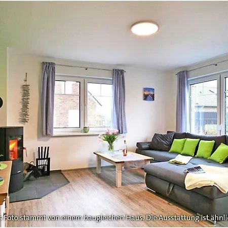 In Burhave Mit Grosser Terrasse Holiday home *