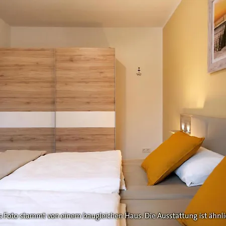 In Burhave Mit Grosser Terrasse Holiday home *