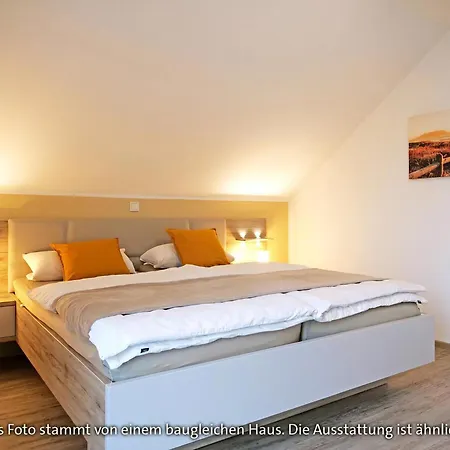 In Burhave Mit Grosser Terrasse Holiday home Butjadingen